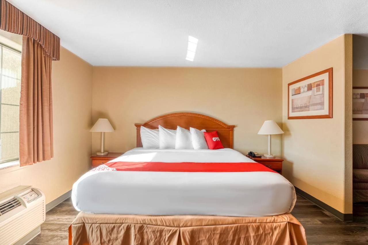 Oyo Townhouse Wichita Falls West מראה חיצוני תמונה