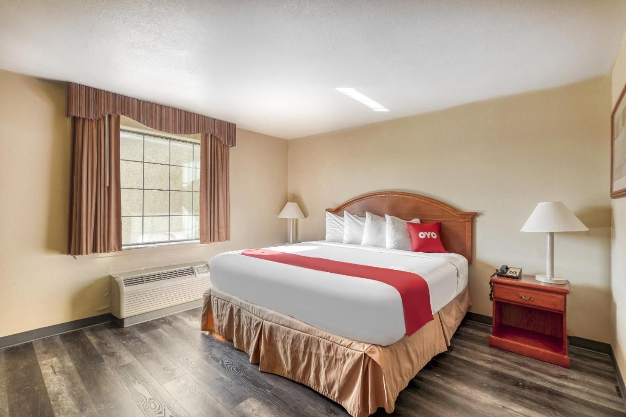 Oyo Townhouse Wichita Falls West מראה חיצוני תמונה